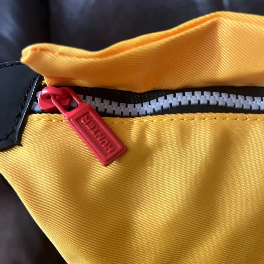 NEW Hunter Yellow Large Backpack Multi Pocket Bag - Picture 6 of 7